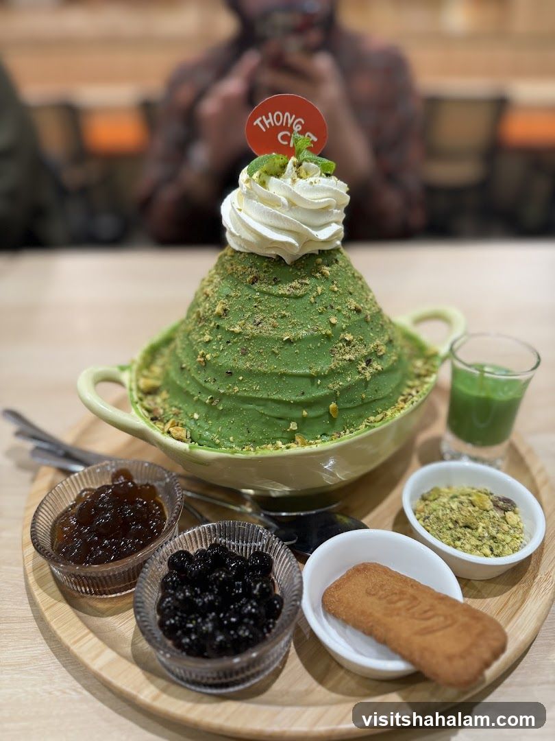 Matcha Bingsu with Toppings