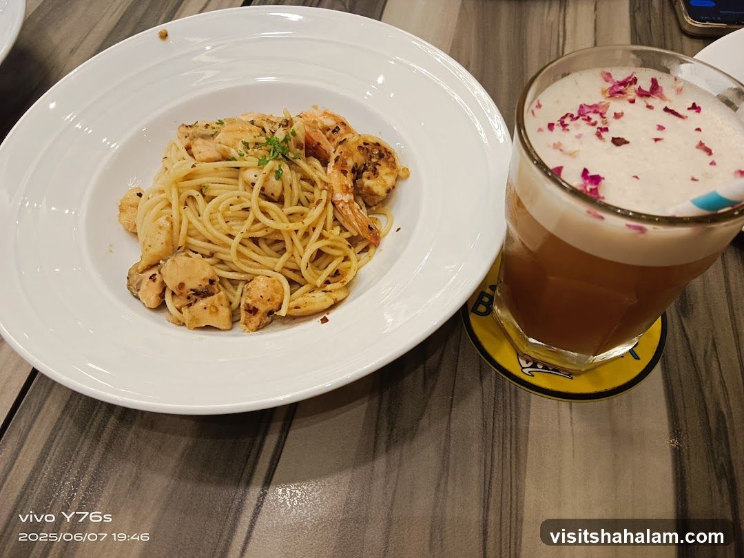 Seafood Pasta and Drink