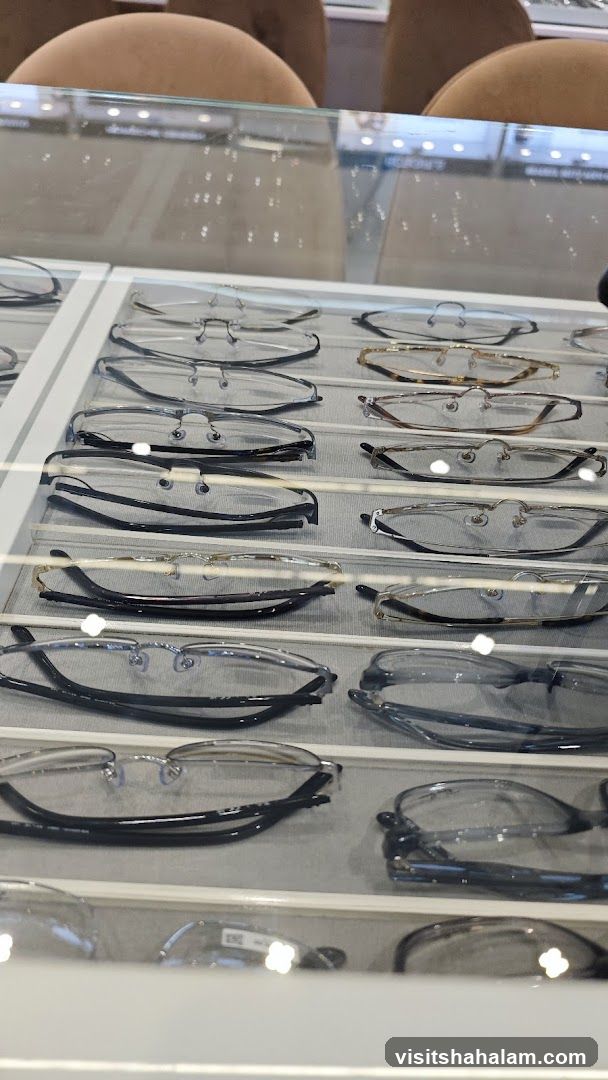 Eyeglasses Display
