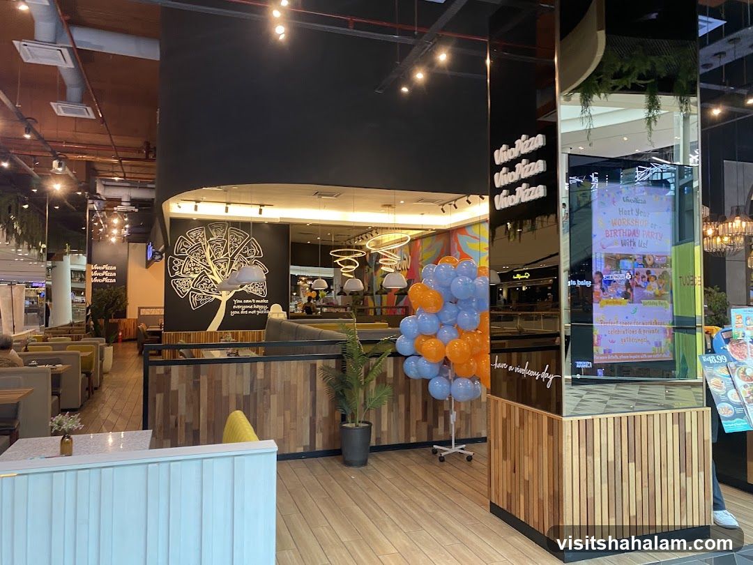 Pizza Restaurant Interior