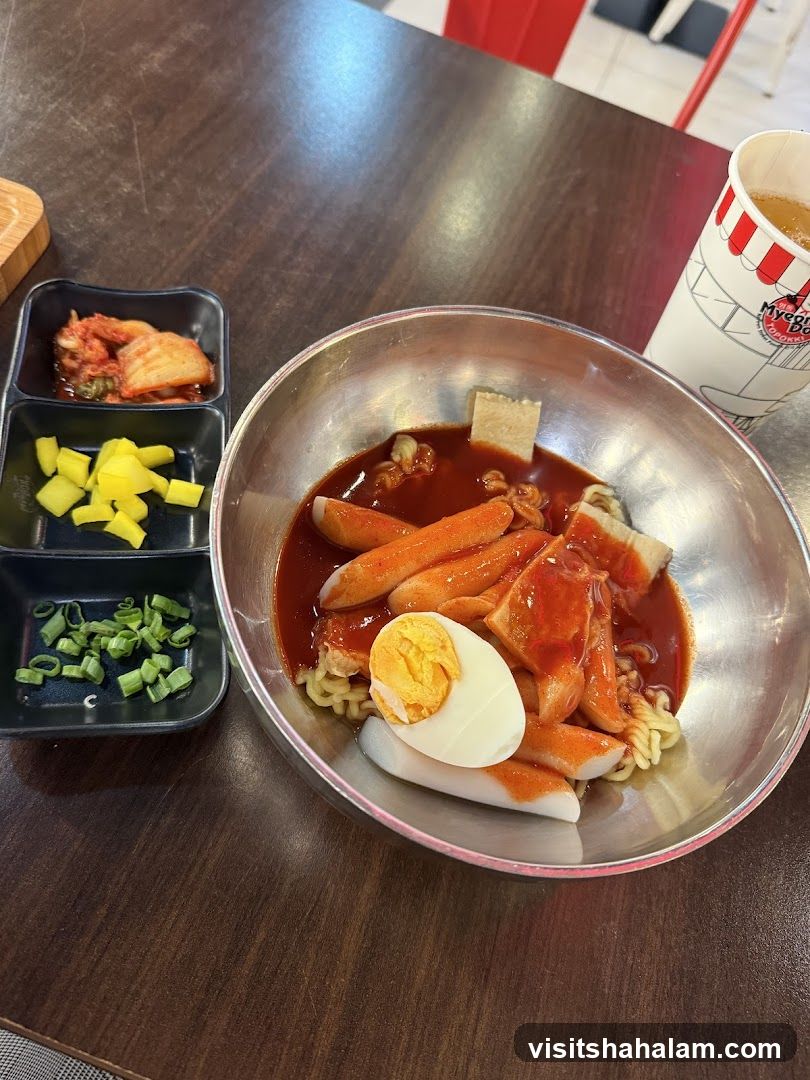 Korean Rice Cakes with Noodles and Egg