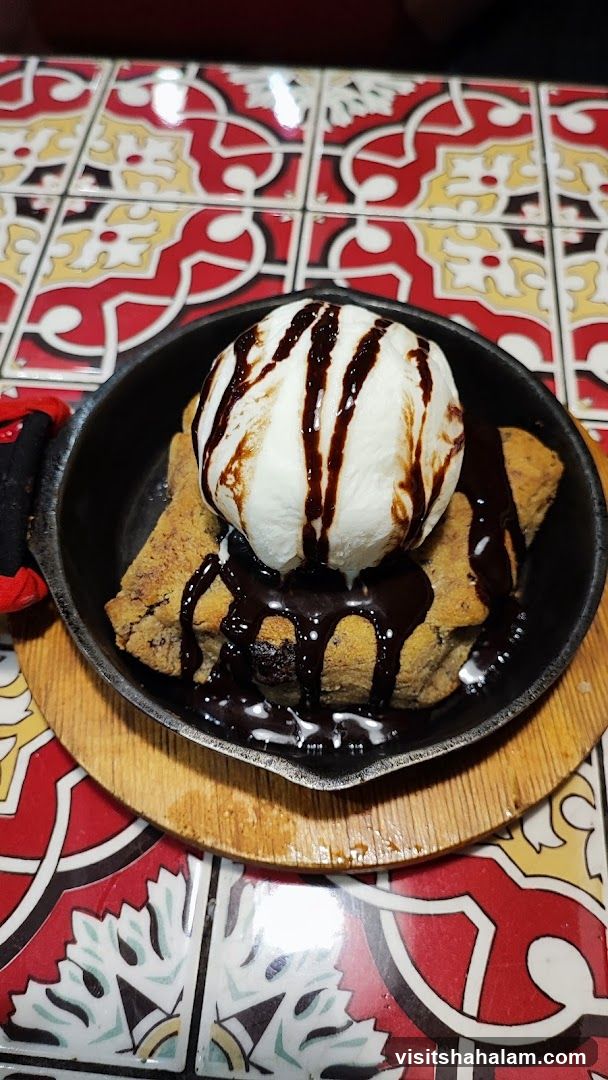 Skillet Cookie with Ice Cream