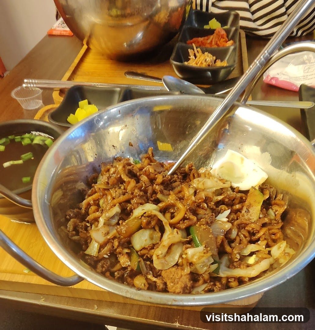 Noodles with Egg and Side Dishes