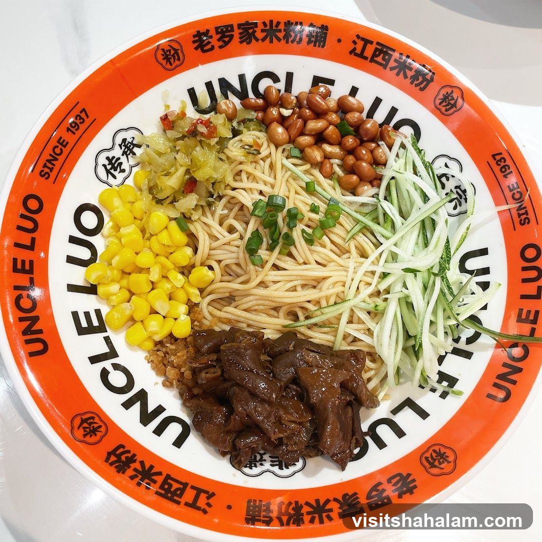 Noodles with Toppings