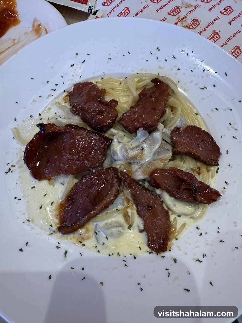 Spaghetti with Meat and Cream Sauce
