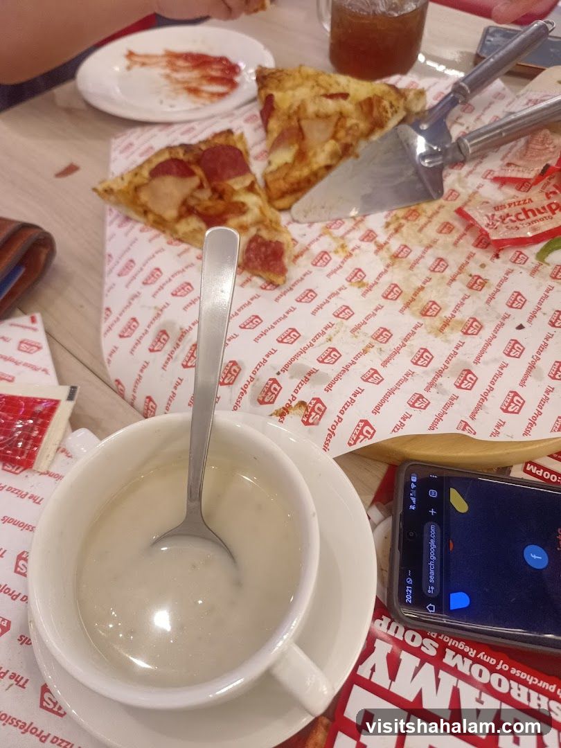 Pizza and Soup Meal