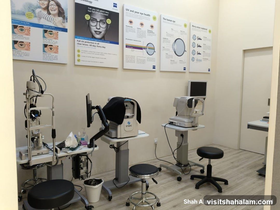 Eye examination room