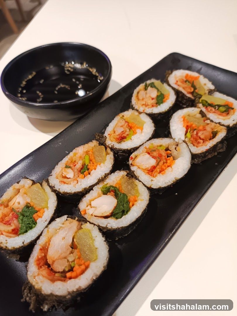 Chicken Kimbap with Dipping Sauce