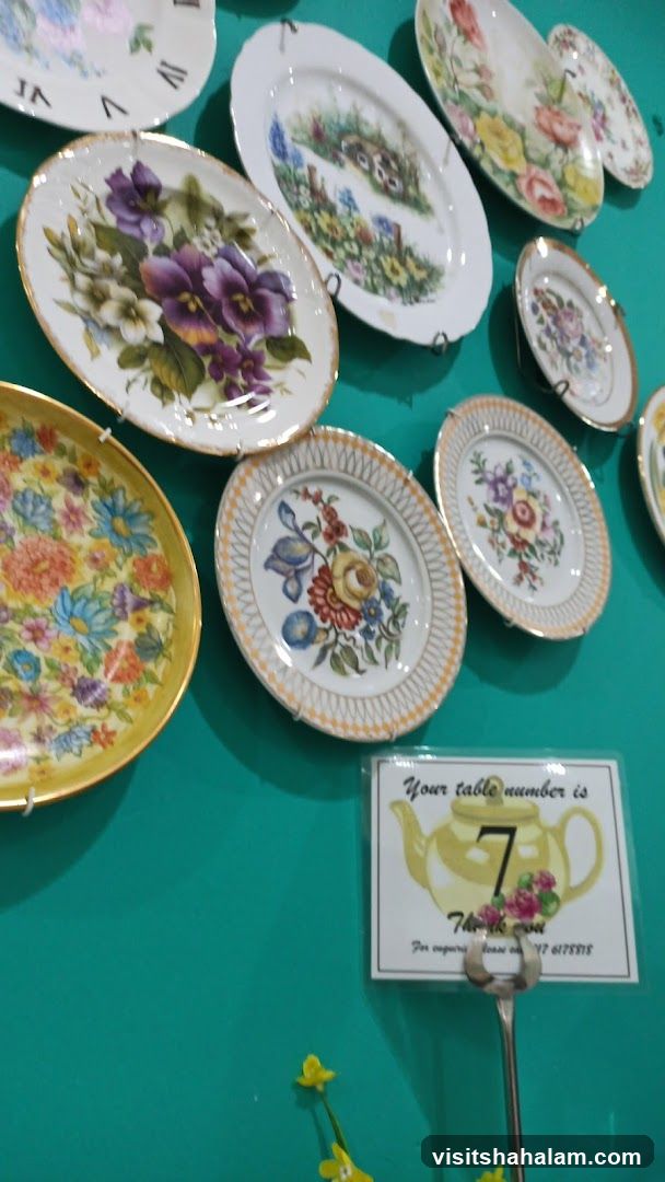 Decorative Plates and Table Number