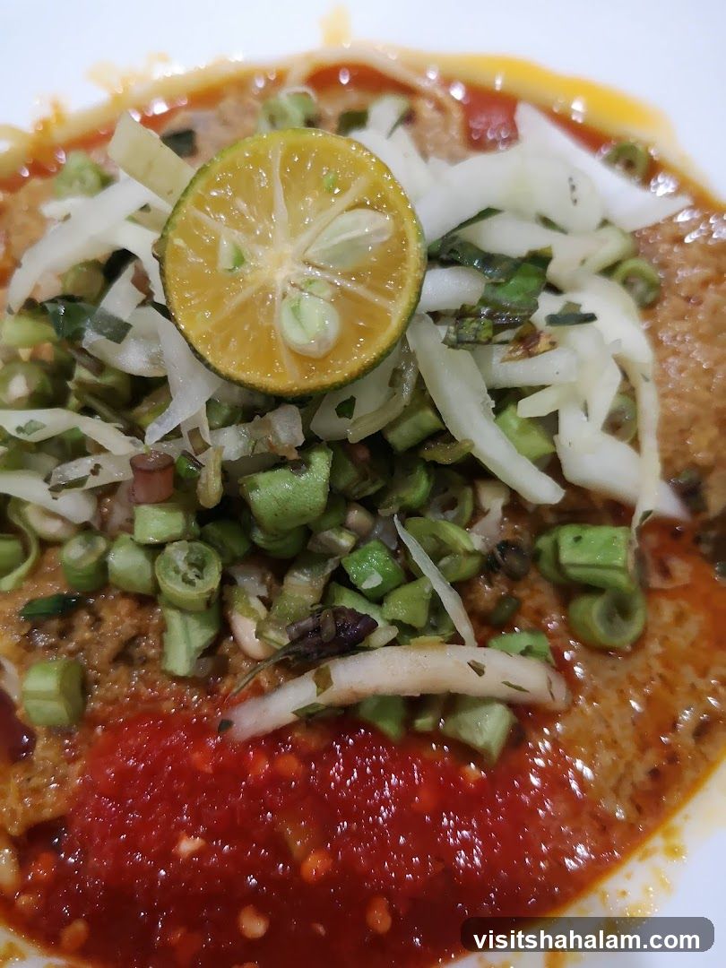 Noodle Dish with Lime and Chili Sauce