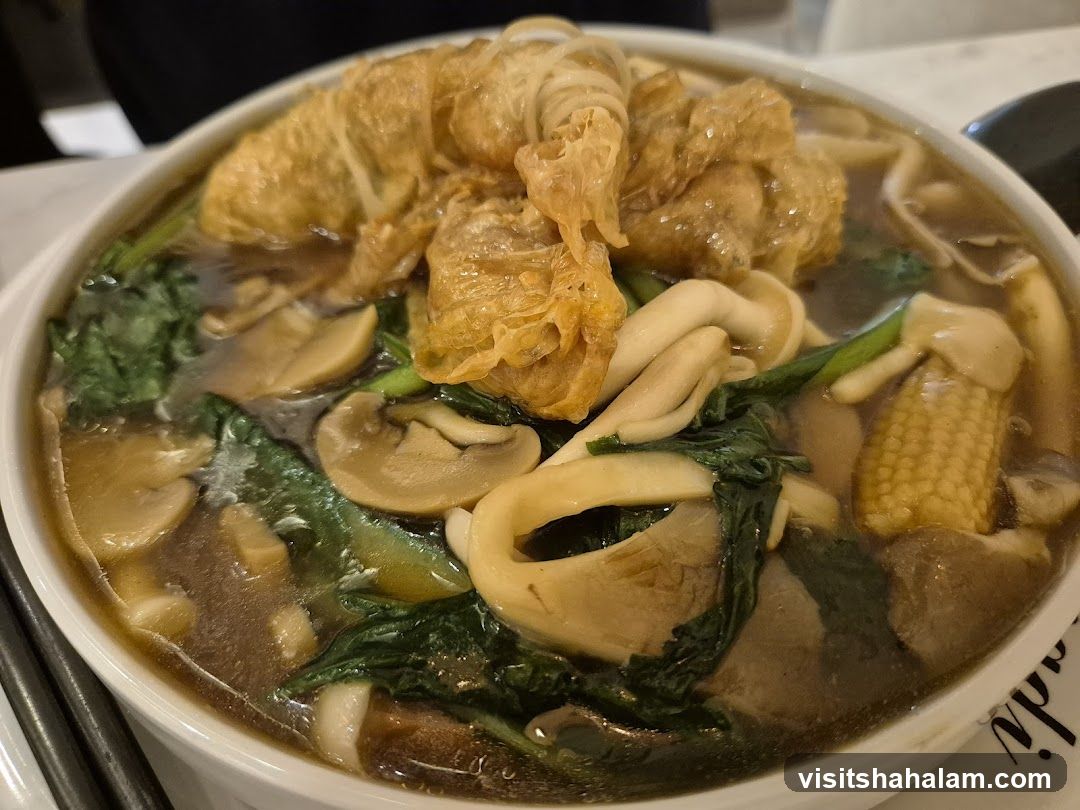 Noodle Soup with Vegetables and Tofu Skin