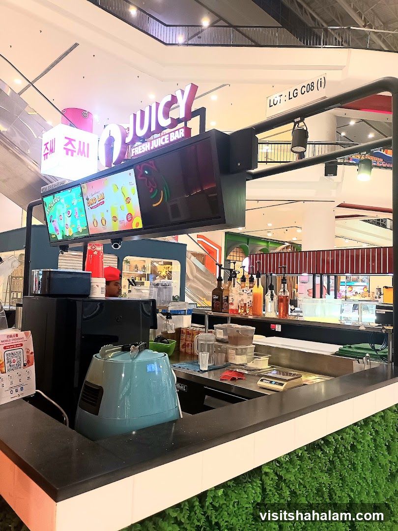 Juicy Fresh Juice Bar Counter