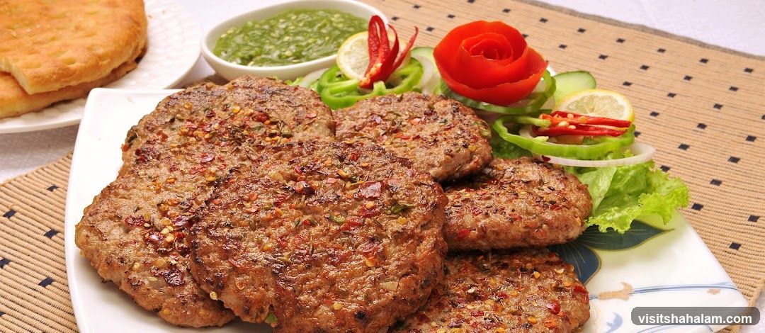 Spicy Patties with Salad and Bread