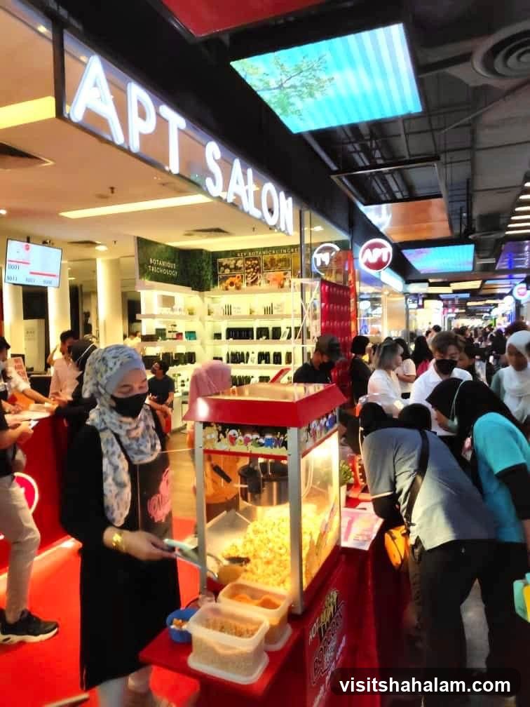 Popcorn Stand in Mall