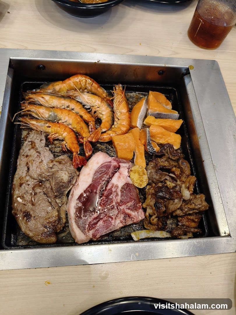 Grill with Seafood and Meat