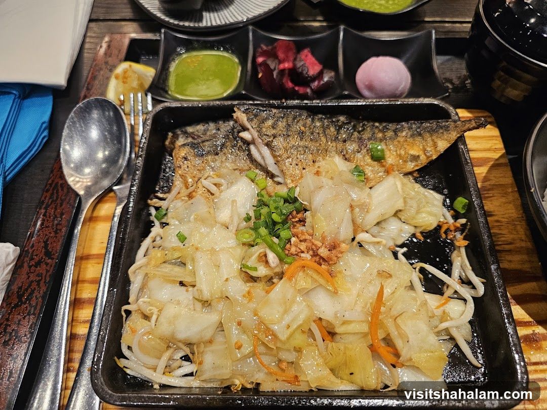 Saba Fish with Vegetables