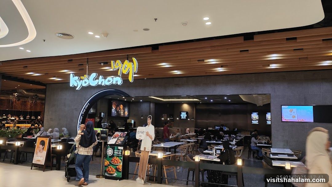KyoChon Restaurant Interior