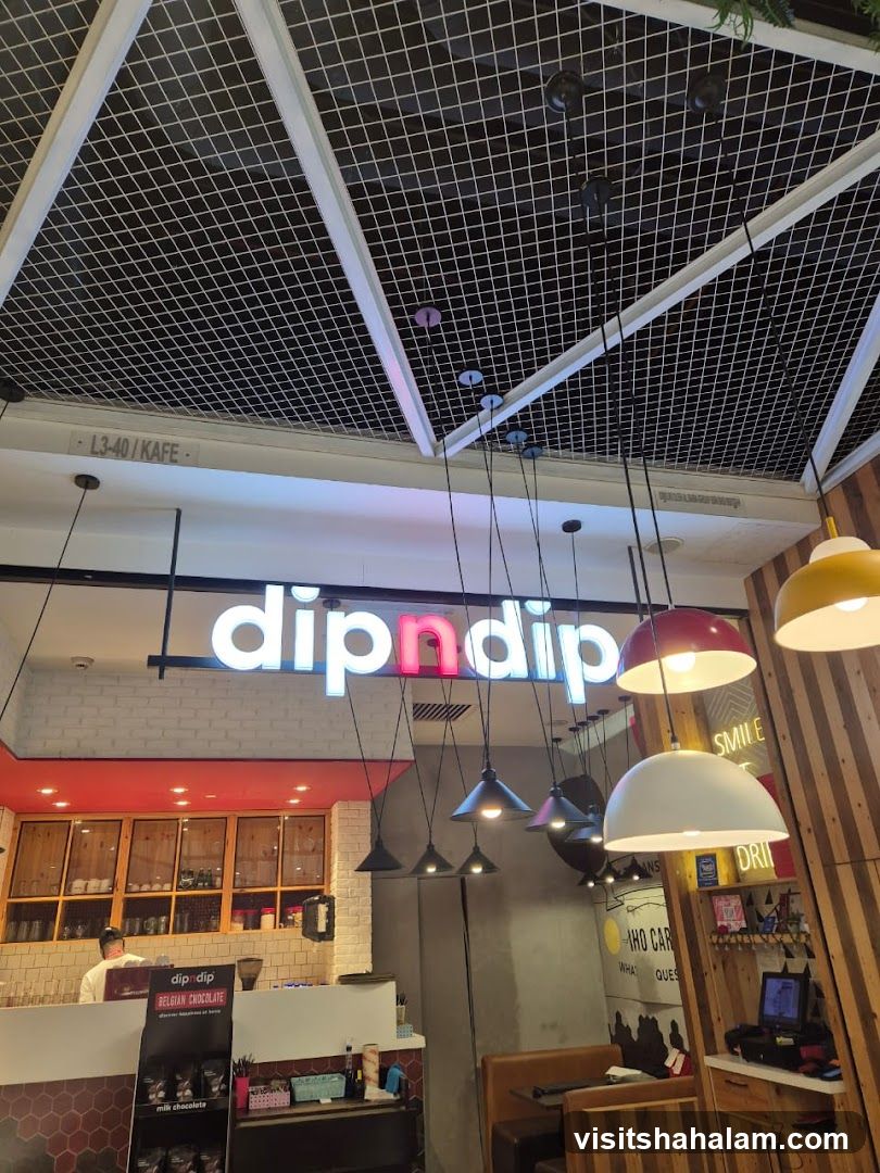 Dip N Dip Cafe Interior