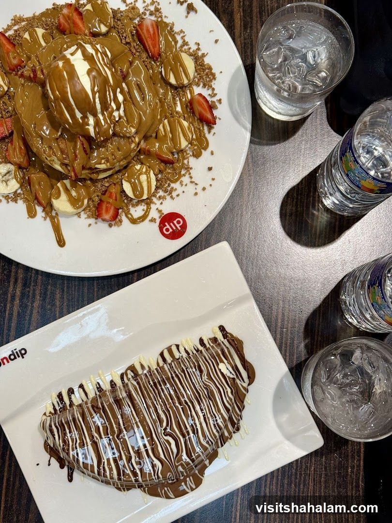 Desserts with Chocolate and Fruit