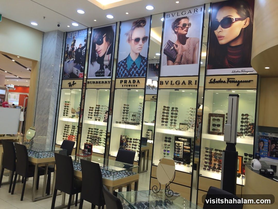 Eyewear Store Display
