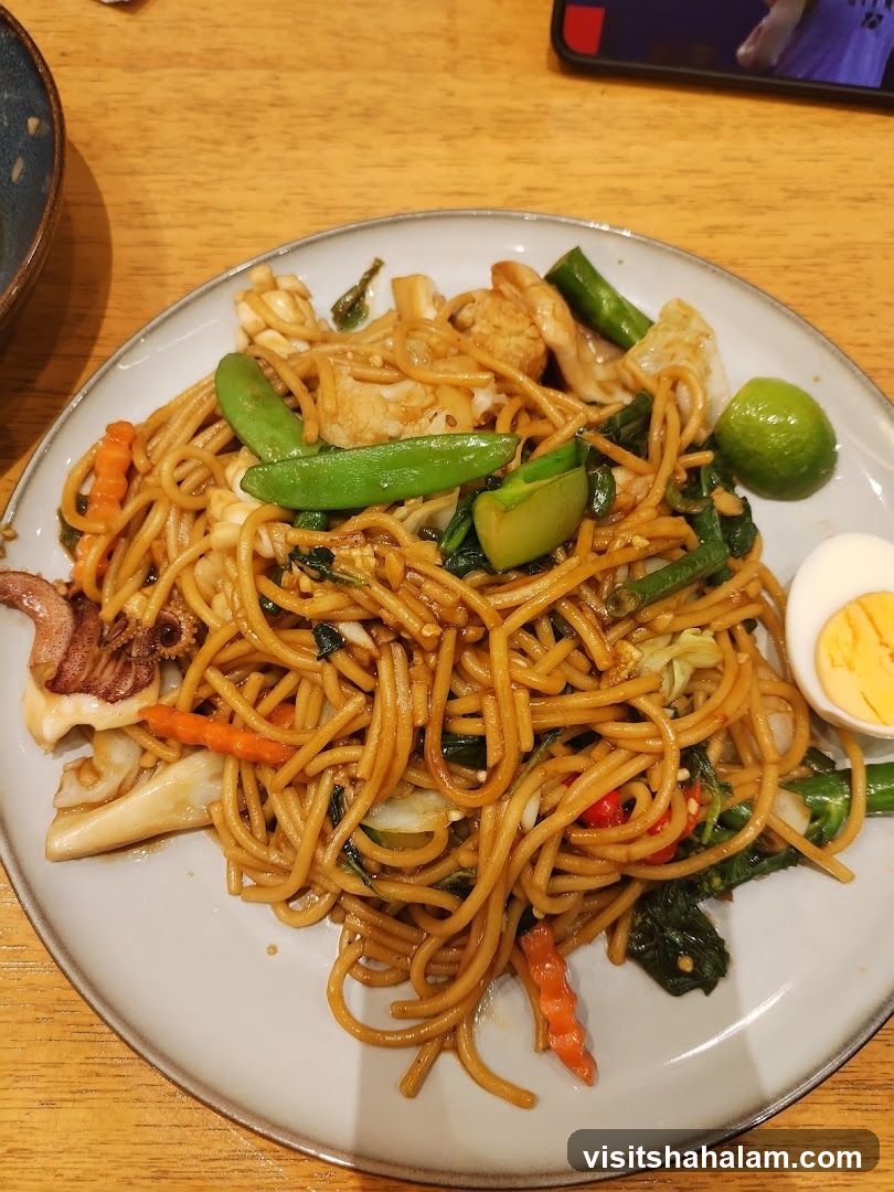 Noodles with Seafood and Vegetables