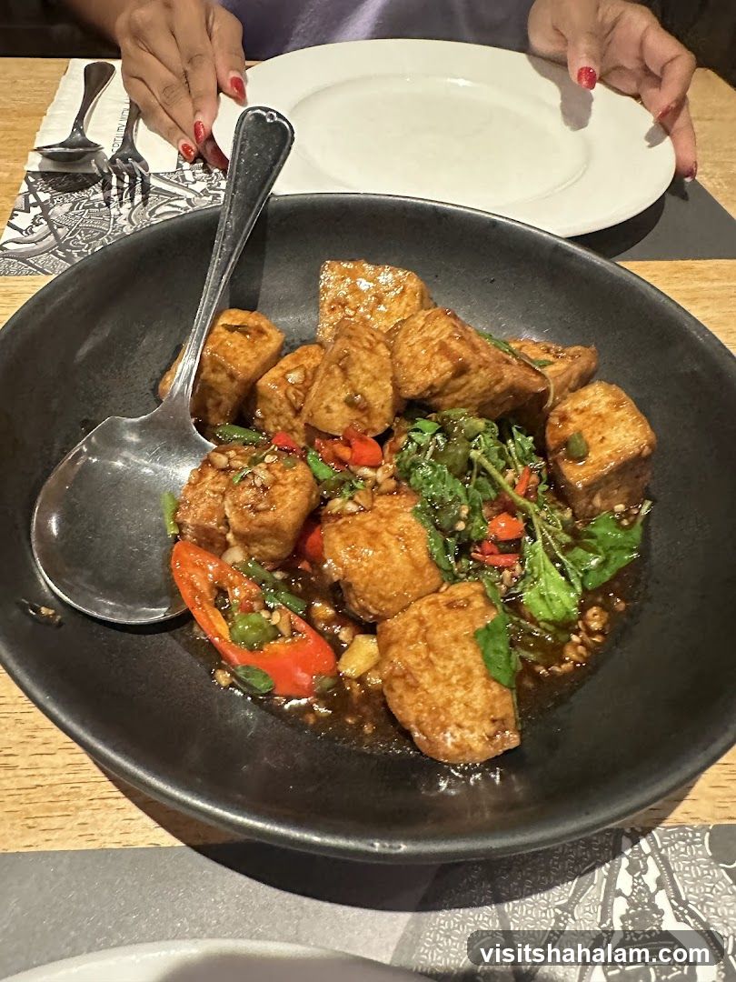 Fried Tofu with Basil and Chili