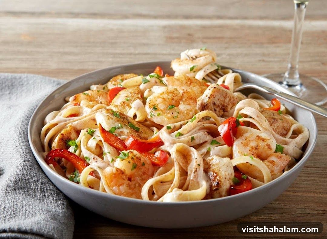 Fettuccine Alfredo with Shrimp and Chicken