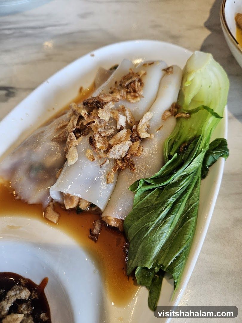 Steamed Rice Rolls with Toppings