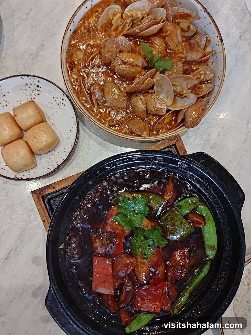 Stir-fried dishes with mantou