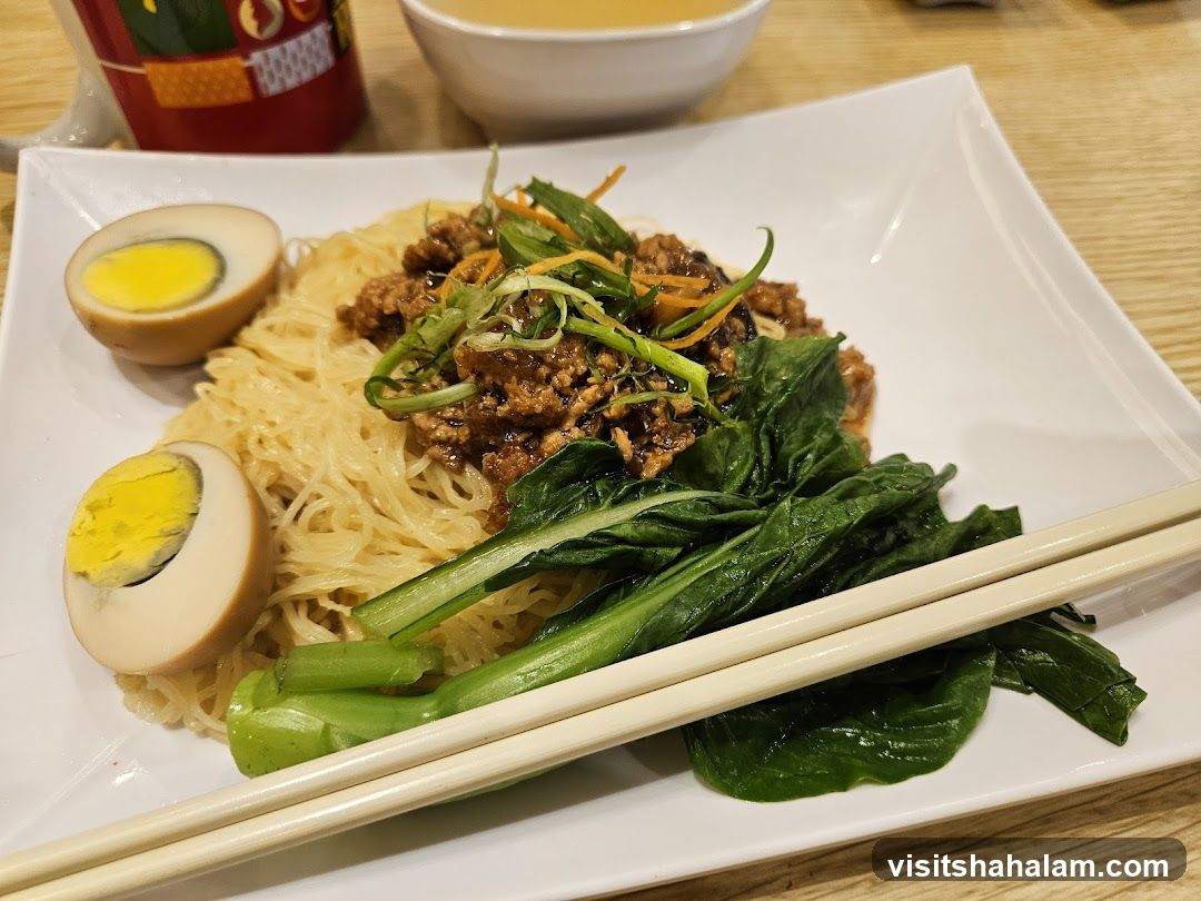 Noodles with Toppings