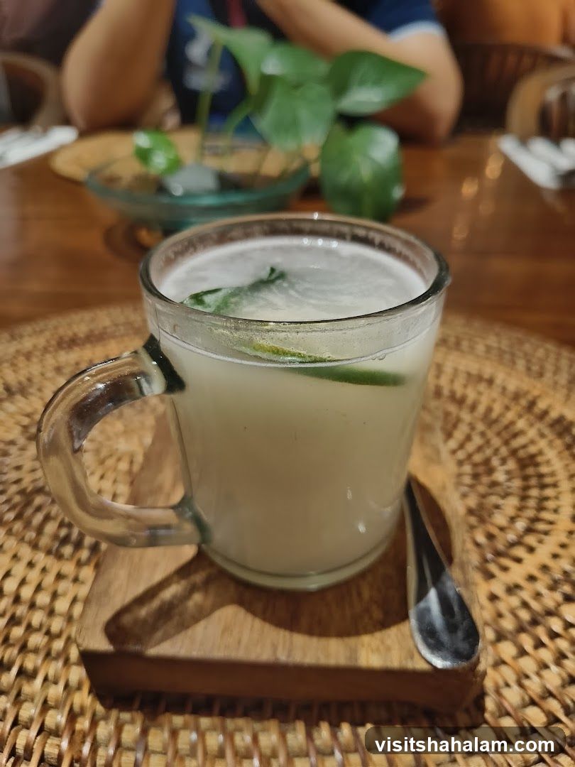 Drink with Lime and Mint