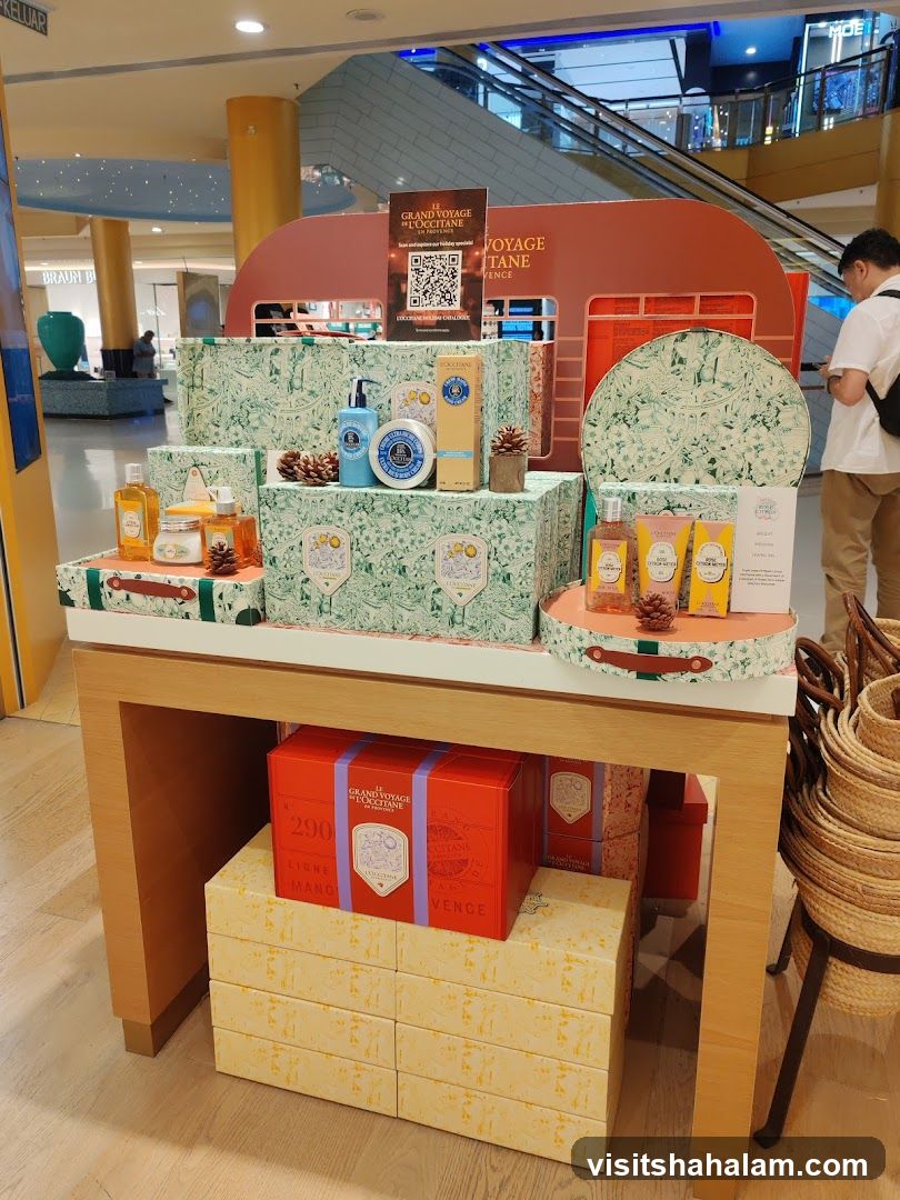 L'Occitane Holiday Display