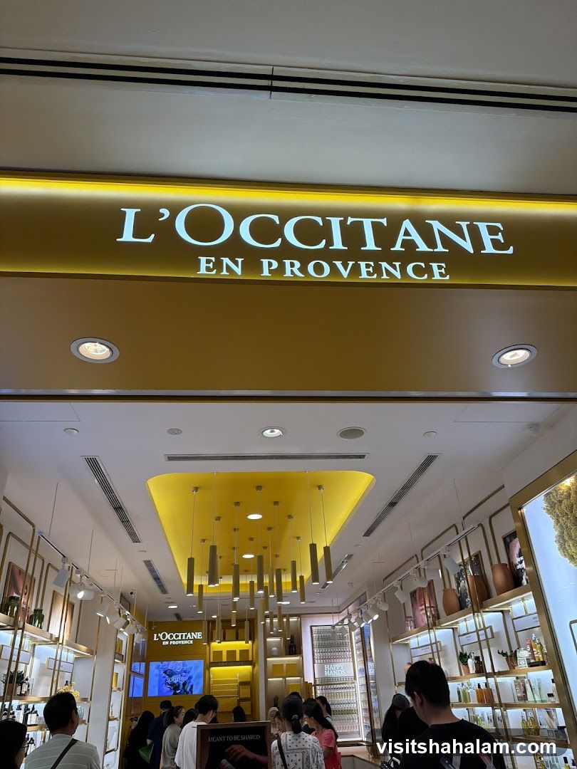 L'Occitane En Provence Storefront