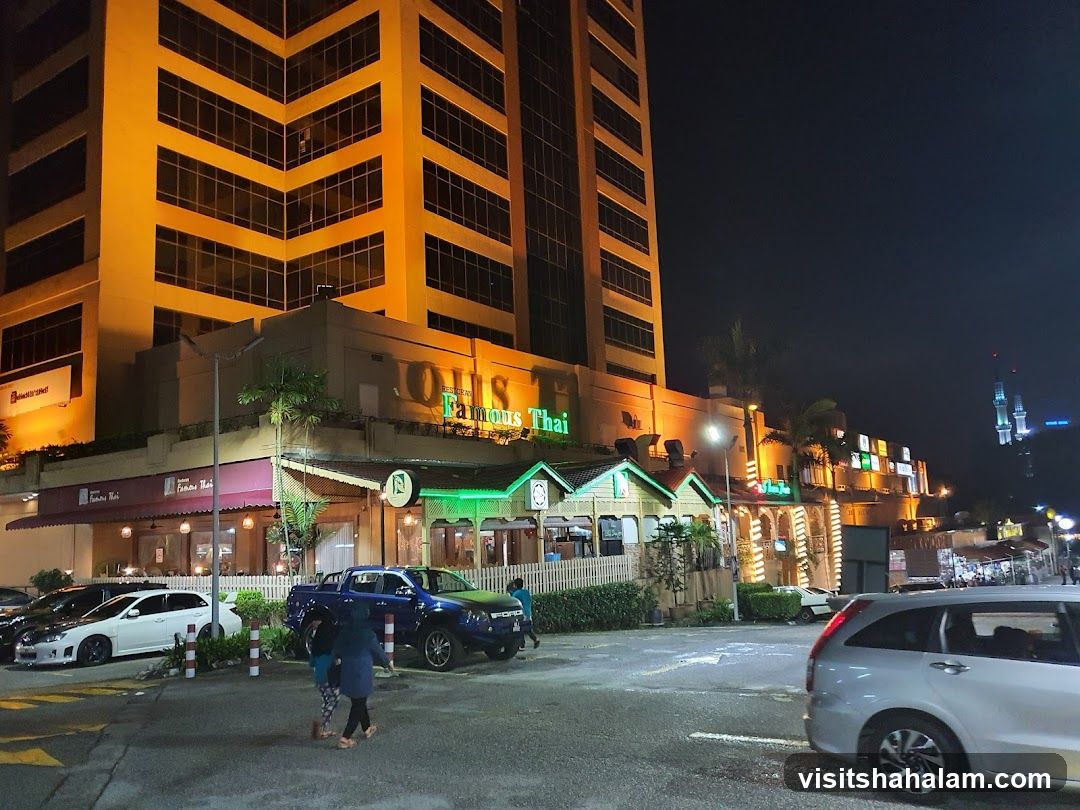 Famous Thai Restaurant
