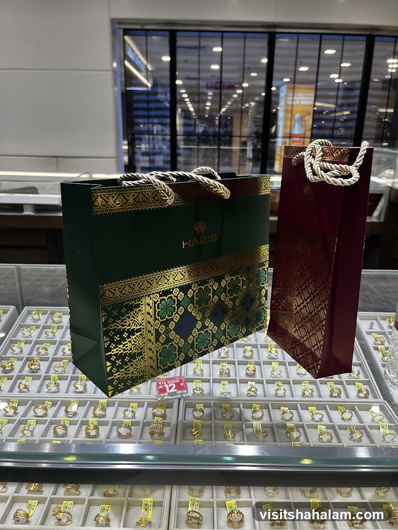 Jewelry Display with Branded Bags
