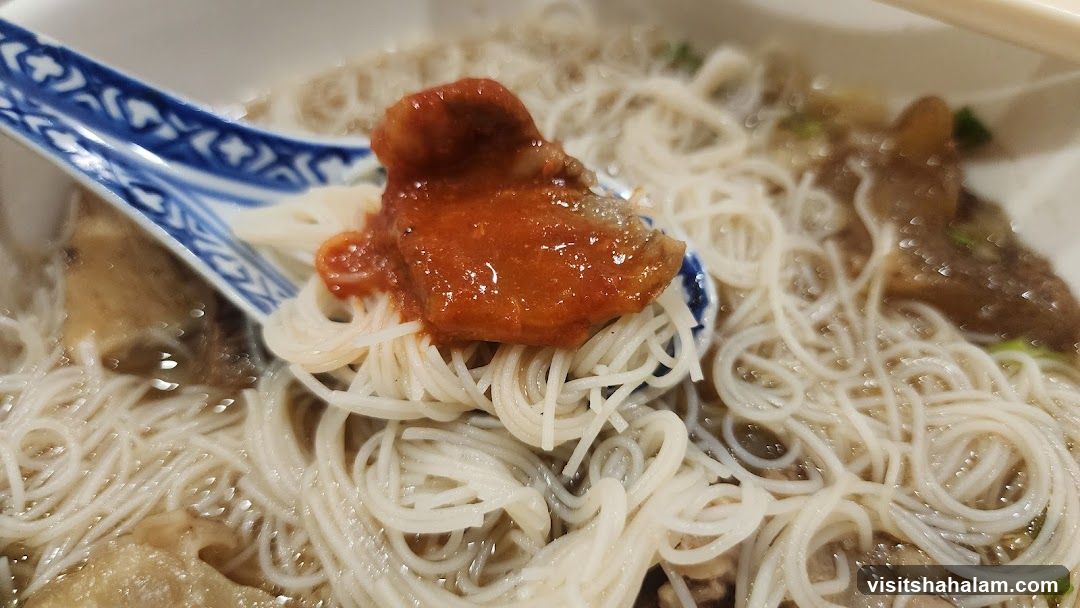 Noodle Soup with Meat and Sauce