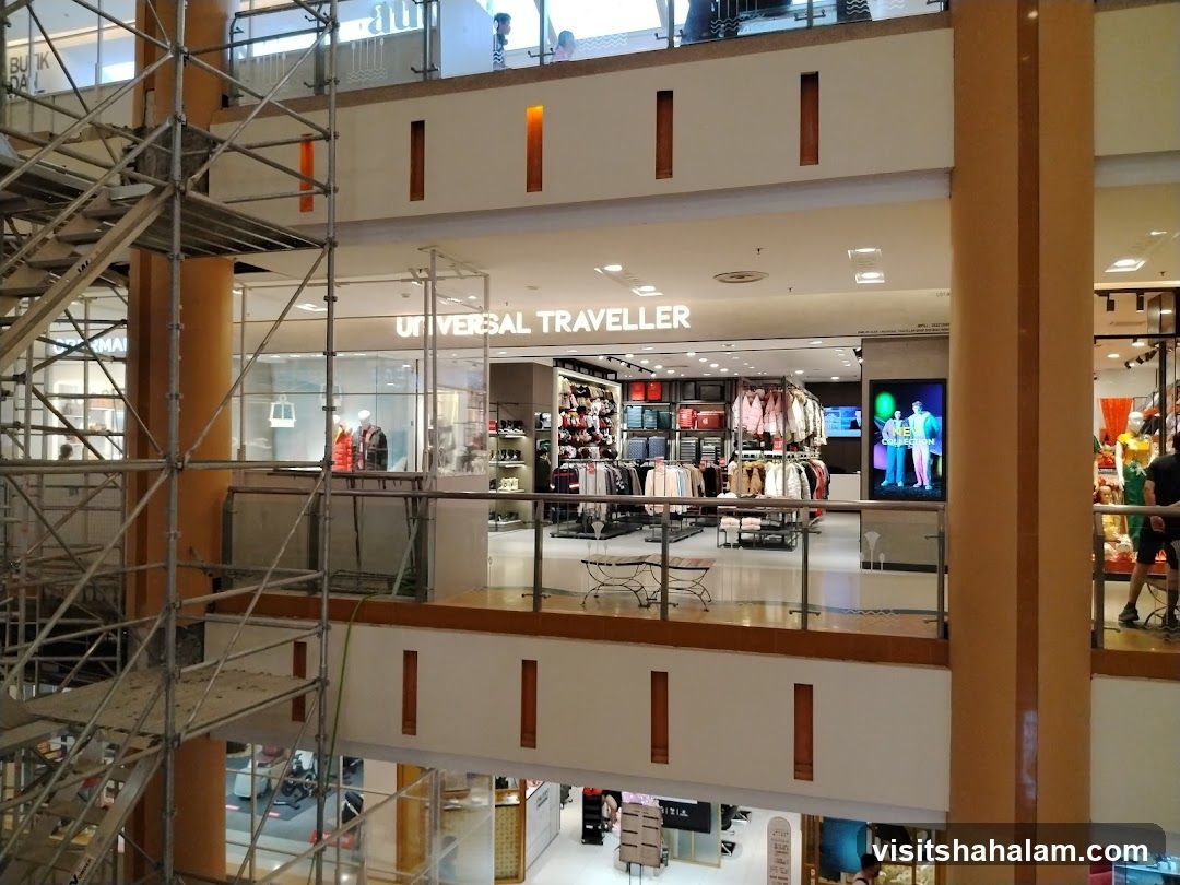 Universal Traveller Store