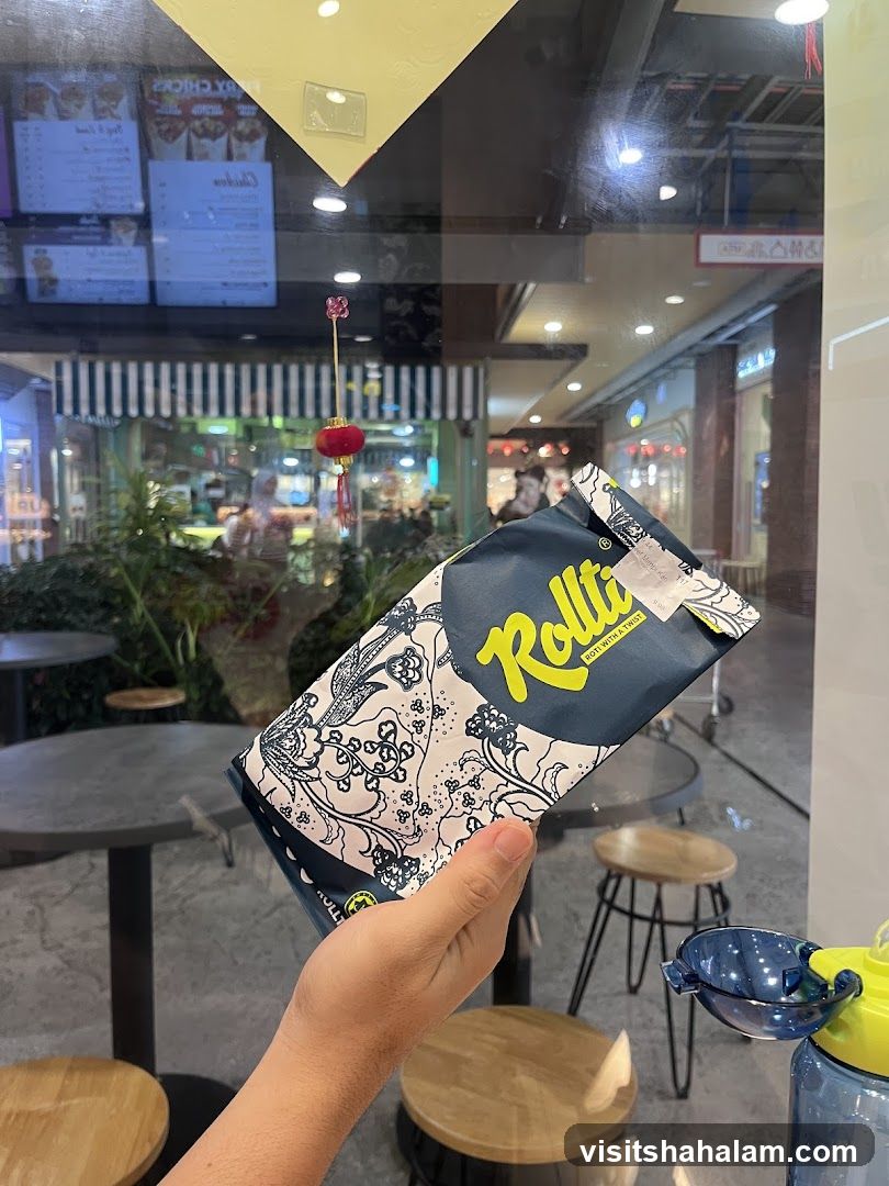 Person holding a Rollti bag