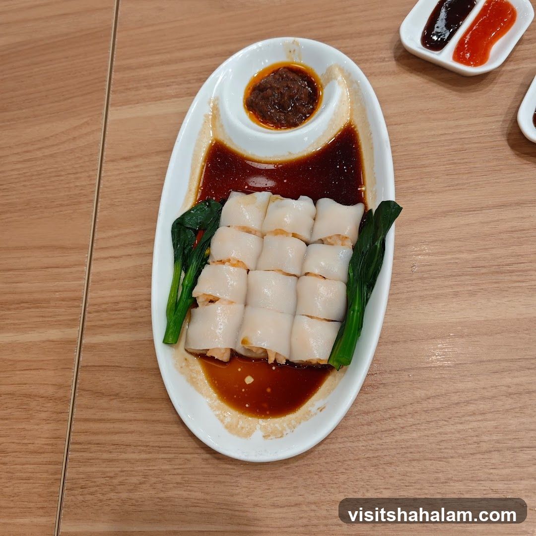 Steamed Rice Rolls with Shrimp