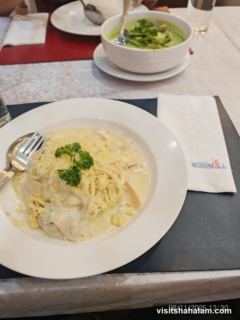 Creamy Pasta and Green Soup