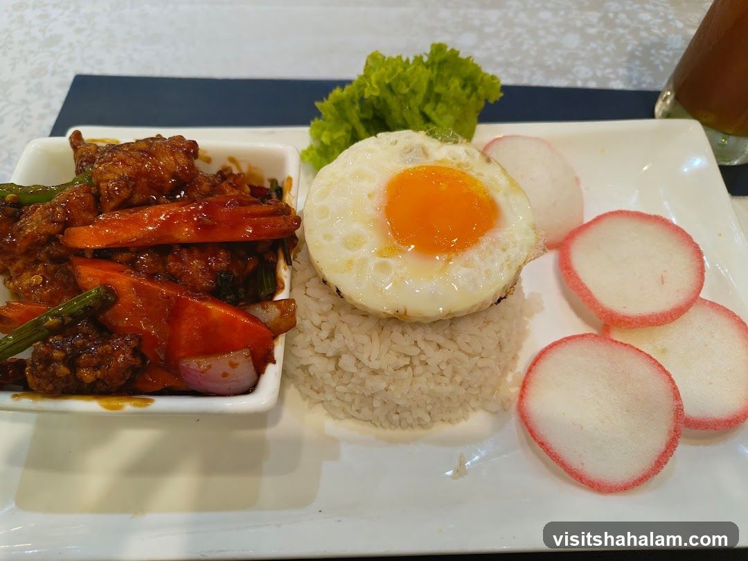 Stir-fried dish with rice and egg