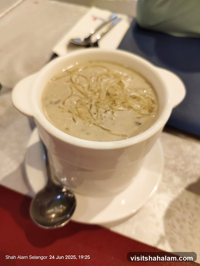 Creamy Soup with Noodles