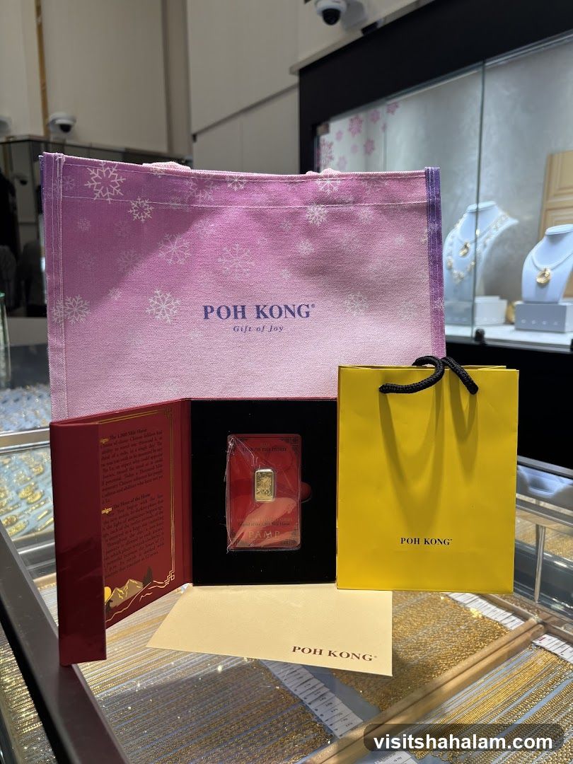 Poh Kong Gift Presentation