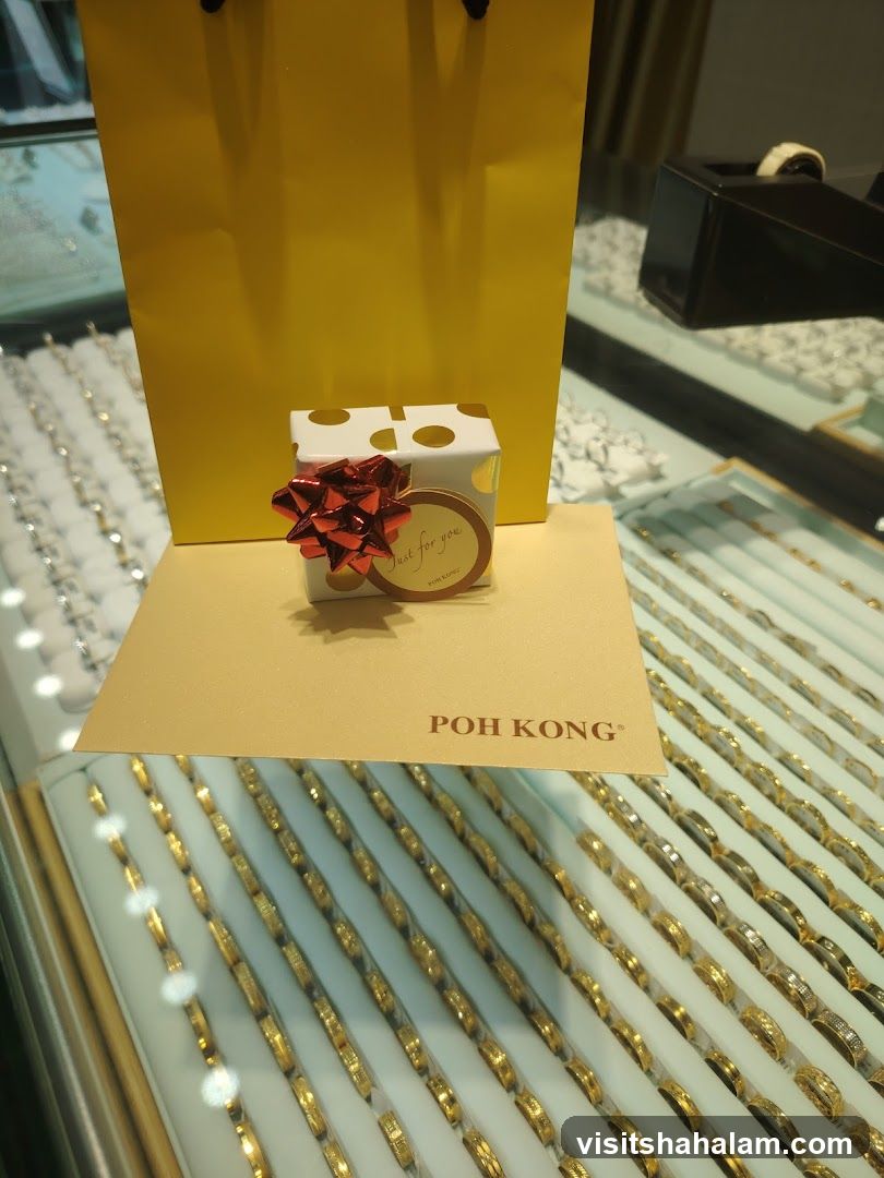 Jewelry Display with Gift