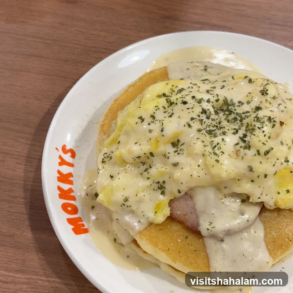Pancakes with Cream Sauce and Egg
