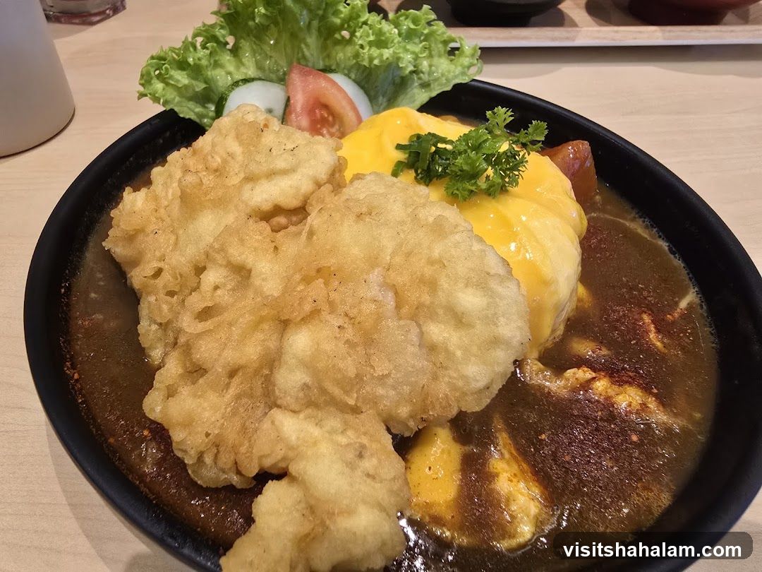 Curry Omelette with Fried Topping