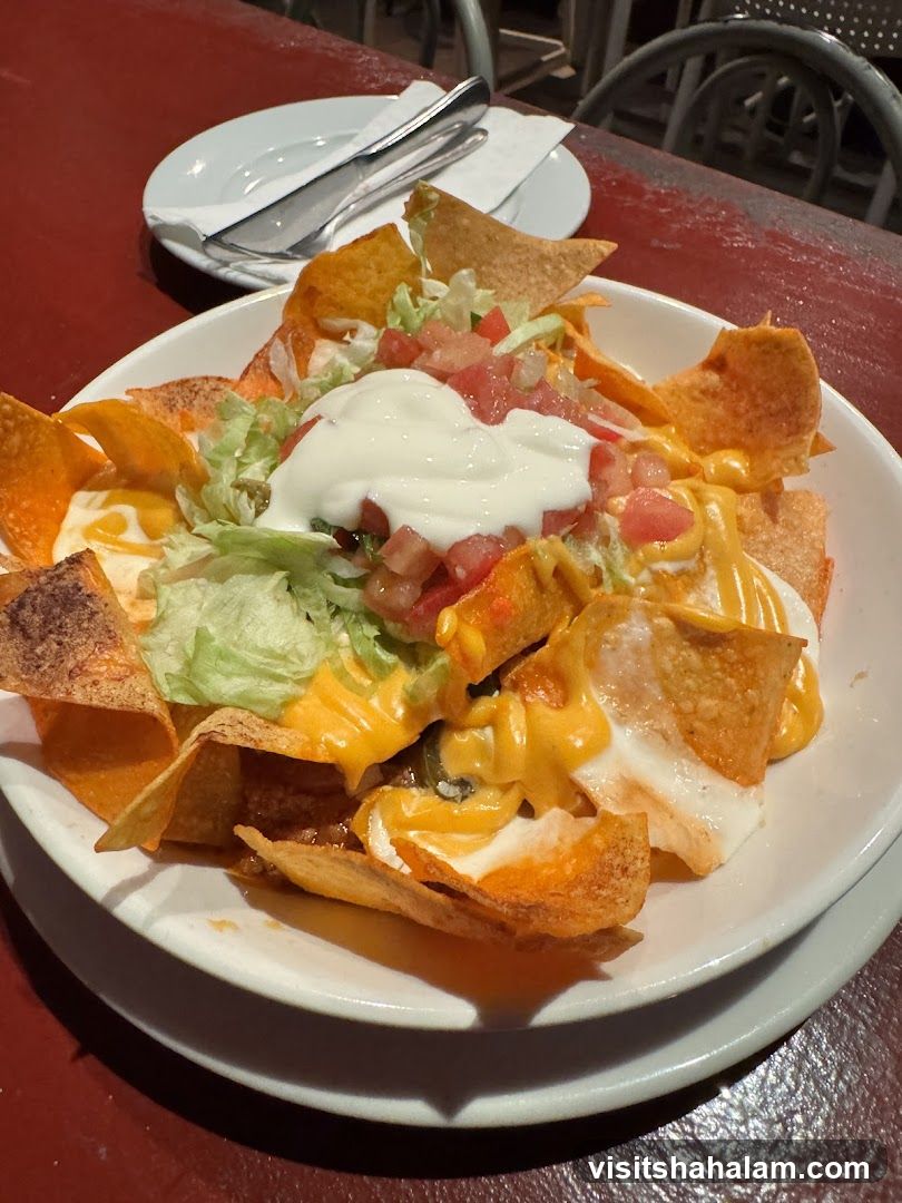 Nachos with toppings