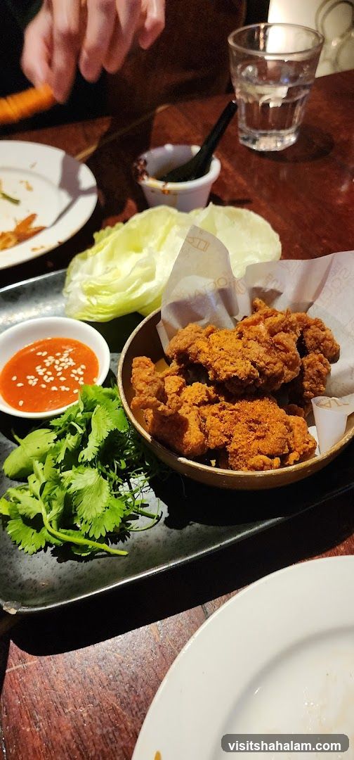 Fried Chicken with Dipping Sauce and Lettuce Wraps