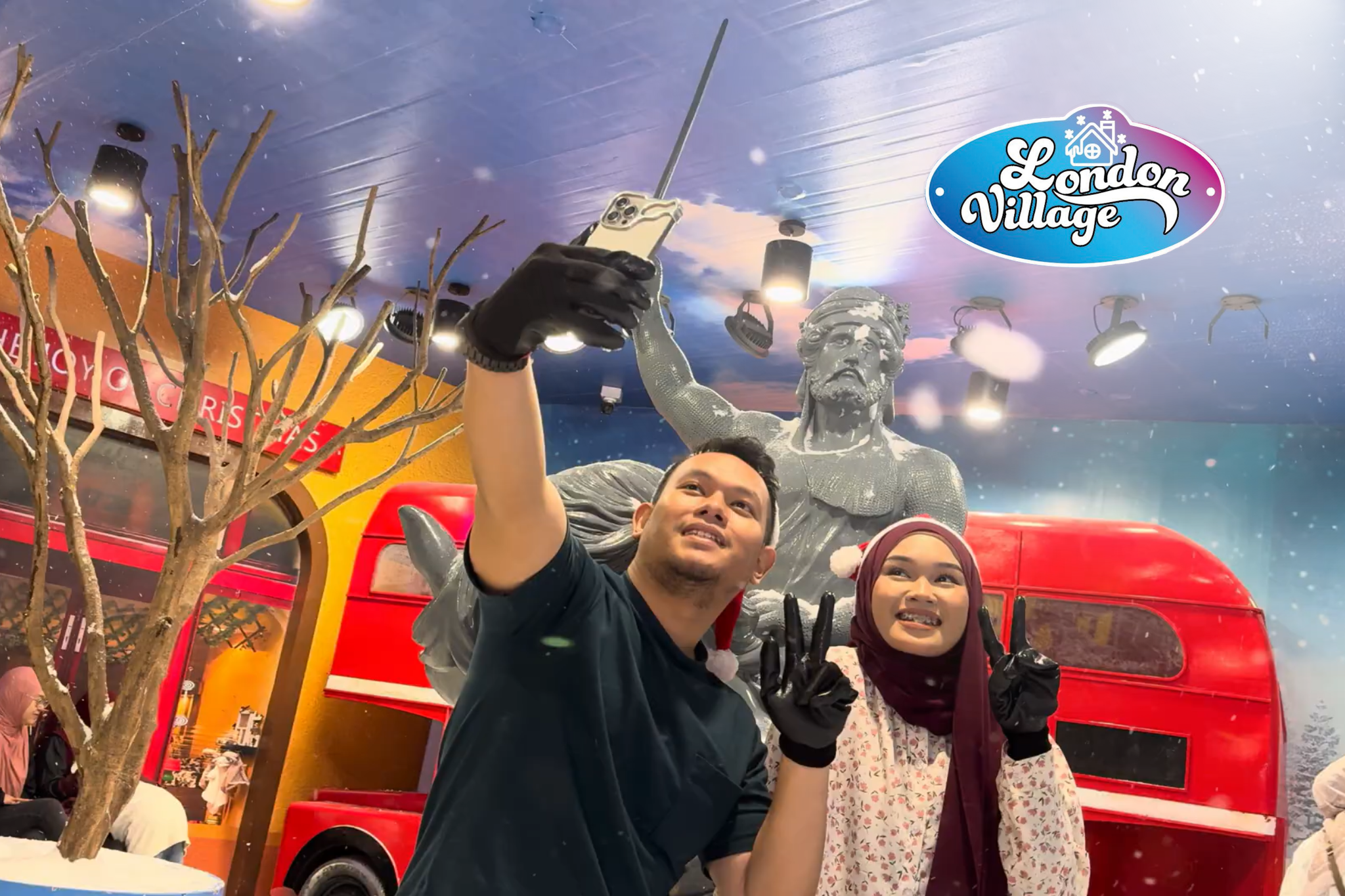 London Village themed walk-through at i-City Shah Alam, free entry with LRT3 proof of travel